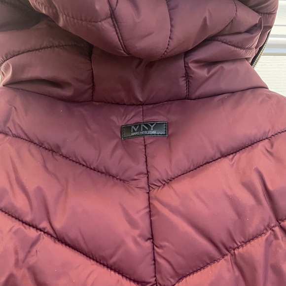 Marc New York Maroon & Black Quilted Vest With Pack Away Pouch - Picture 8 of 11